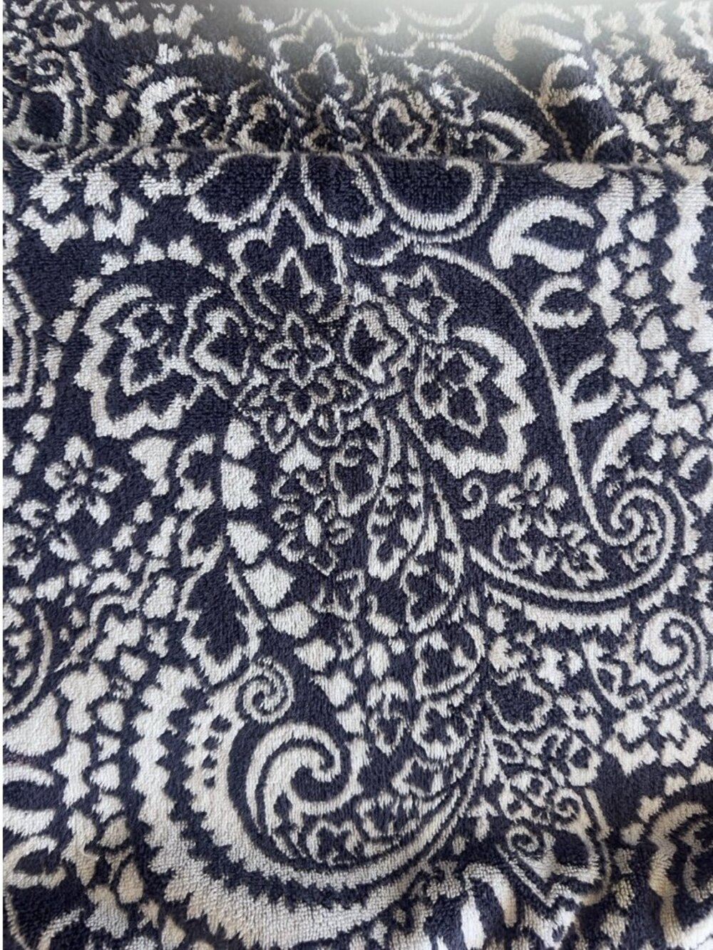 RALPH LAUREN Large Bath Towel 100% Cotton Navy Blue White Paisley 28"W x 54"L - Picture 4 of 16